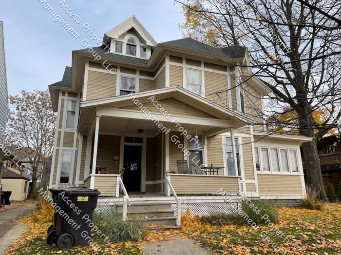 Primary Photo - Updated One Bedroom Apt Heritage Hill Unit D