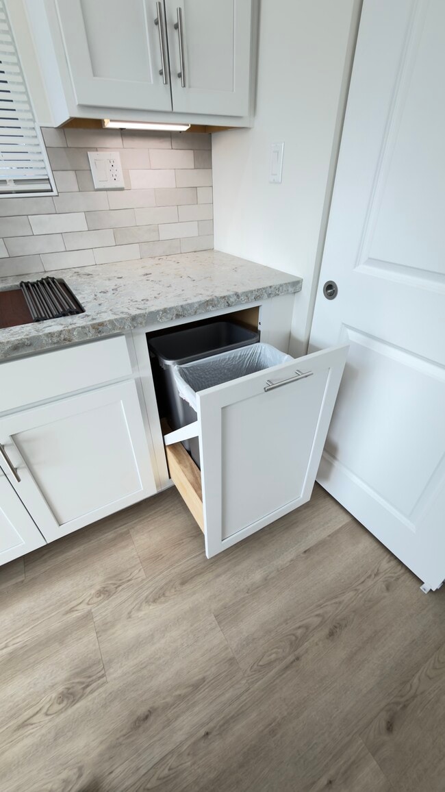 Building Photo - San Pedro