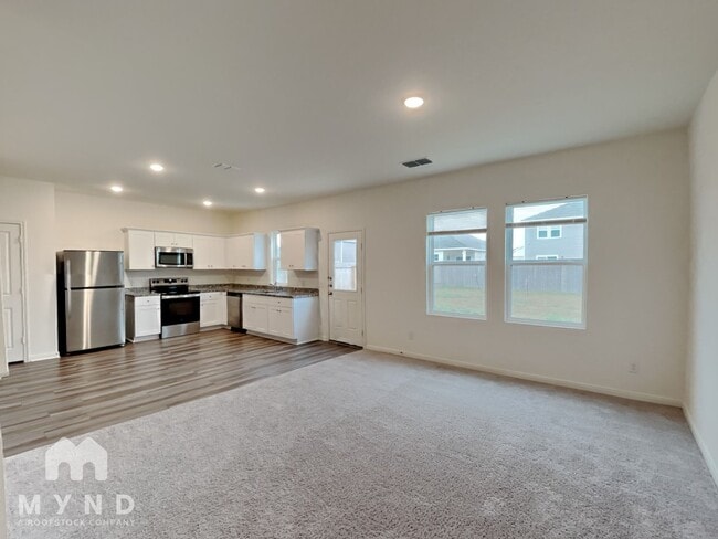 Building Photo - 14462 Palm Ridge