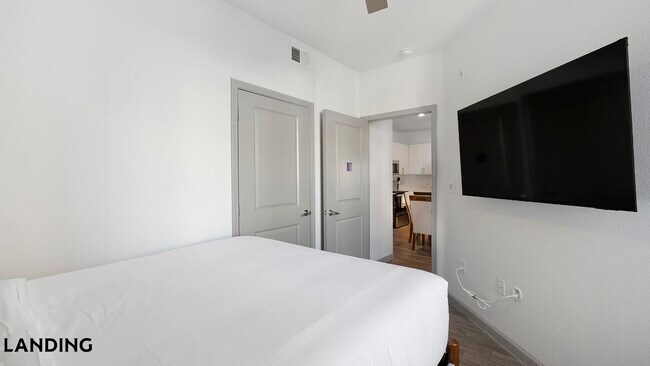 Foto del edificio - 1001 S Center St