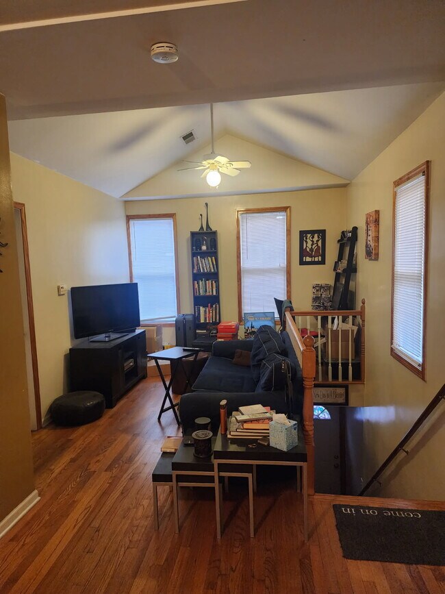 2ND FRONT - 561 W 18th St