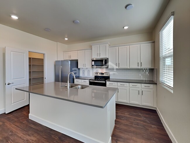 Building Photo - 7432 S Via Bombachas