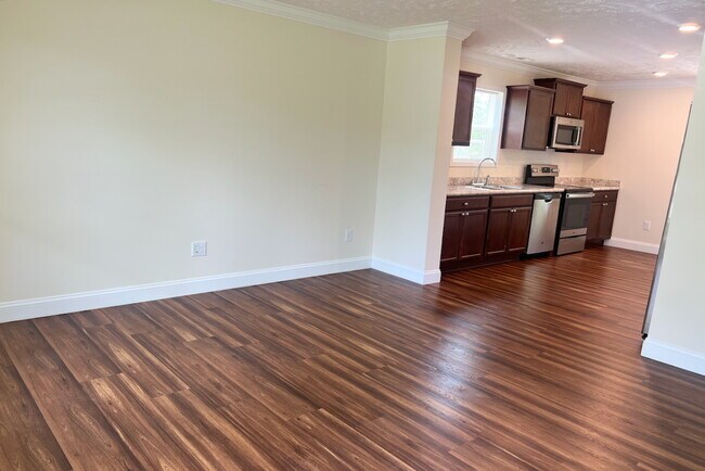 Foto del edificio - 1585 Country Club Dr