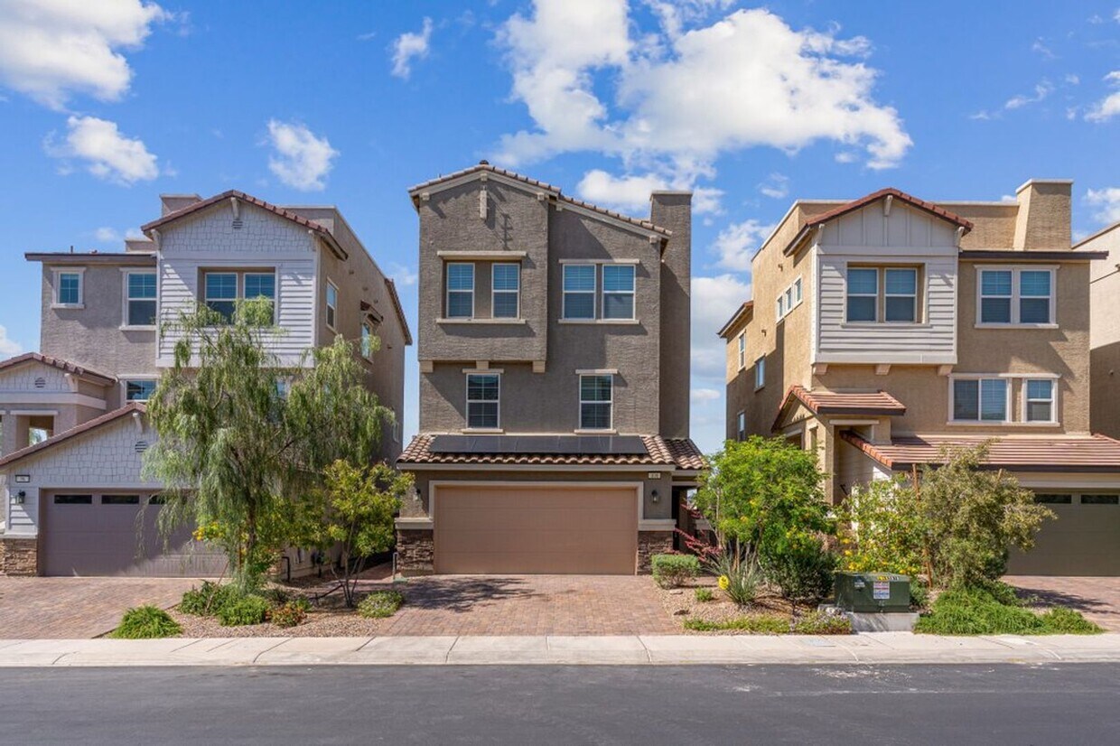 100 Campbelltown Ave, Henderson, NV 89015 House Rental in Henderson