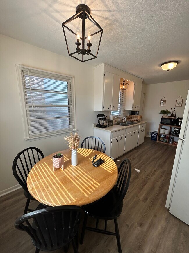 Comedor - Planta alta - 3827 Johnson St NE