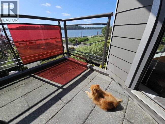 Photo du bâtiment - 14100 Riverport Way