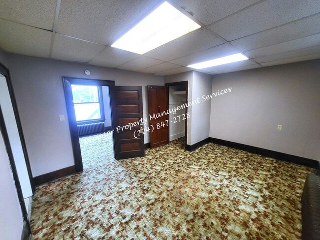 Building Photo - 145 E Wallace Ave