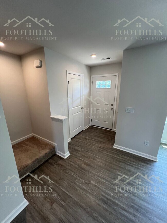 Building Photo - 167 Nicklaus Dr