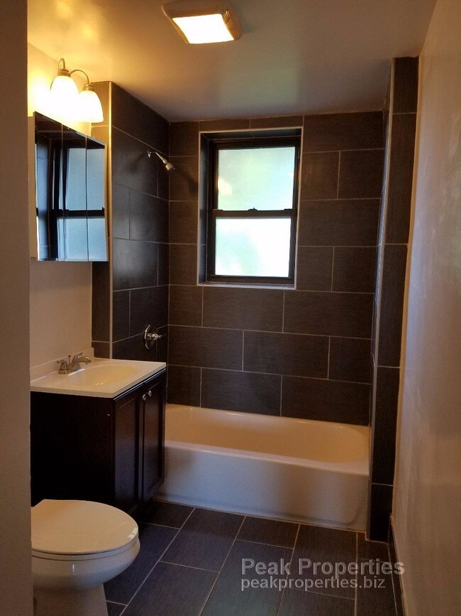 Foto del edificio - 1101 N Mozart St