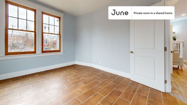 Building Photo - Private bedroom in 7 bed/6 bath Home