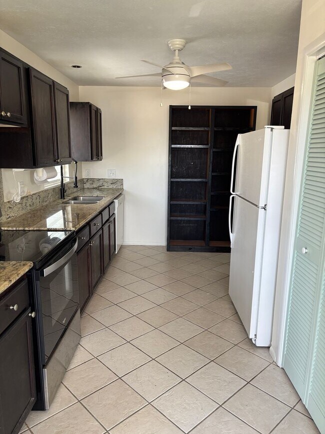 Foto del edificio - Hau'ula - 5 Bdrm/3 Bath/Garage - $5,000