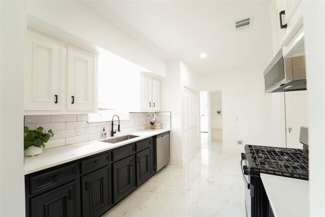 Foto del edificio - 1569 Elliott St