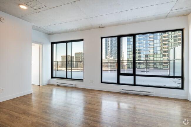 Interior Photo - Loxley Quartier des Spectacles