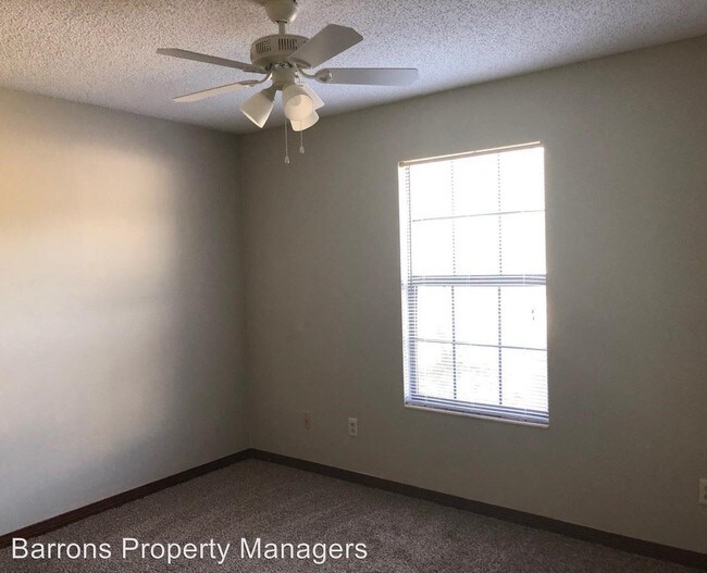 Foto del edificio - 2778 Villa Woods Cir