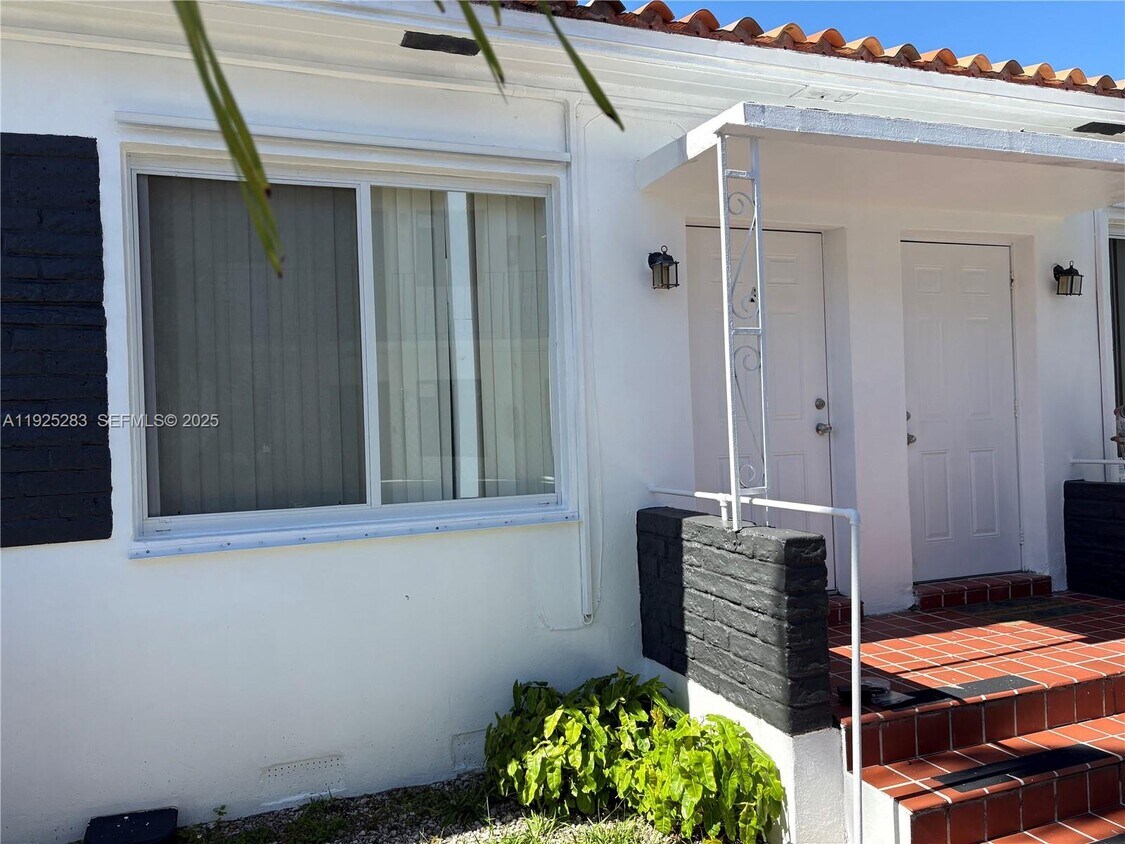 Foto principal - 1035 SW 3rd St