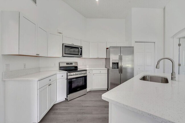 Building Photo - 529 Terranova Cir