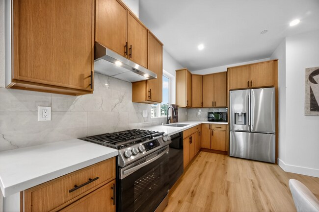 Foto del edificio - 1532 W 37th St