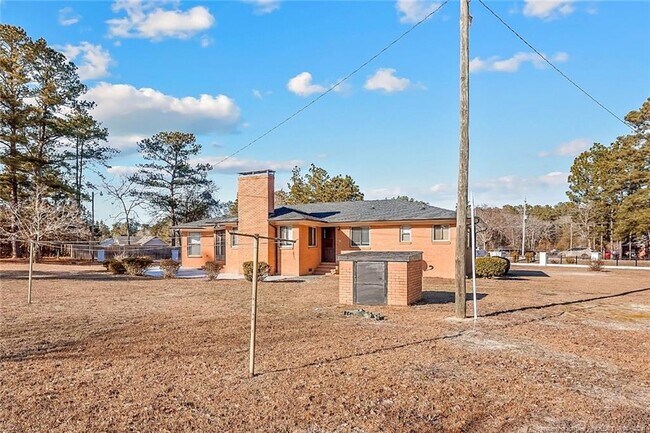 Foto del edificio - 554 Snow Hill Rd