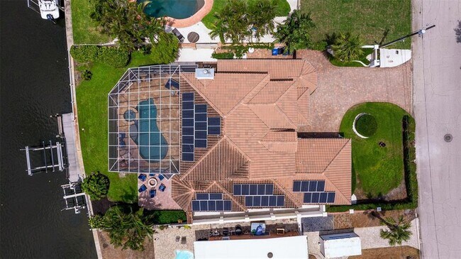 Building Photo - 3931 Pompano Dr SE