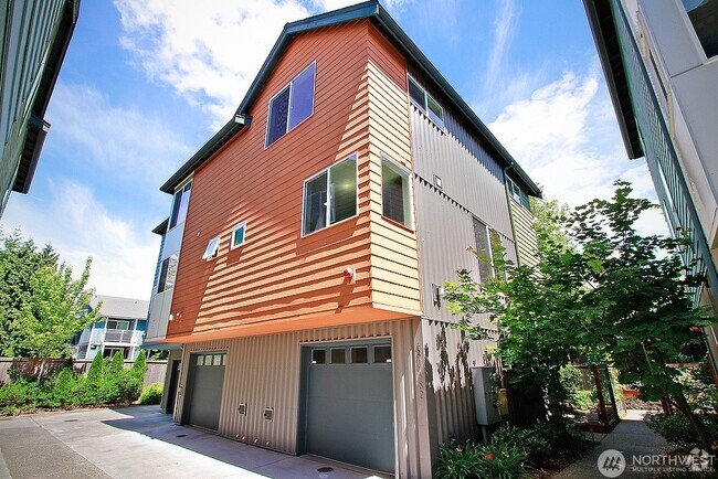 Building Photo - 480 N 130th St