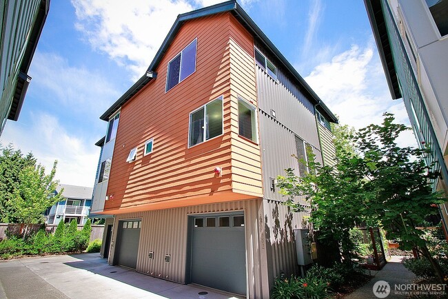 Building Photo - 480 N 130th St