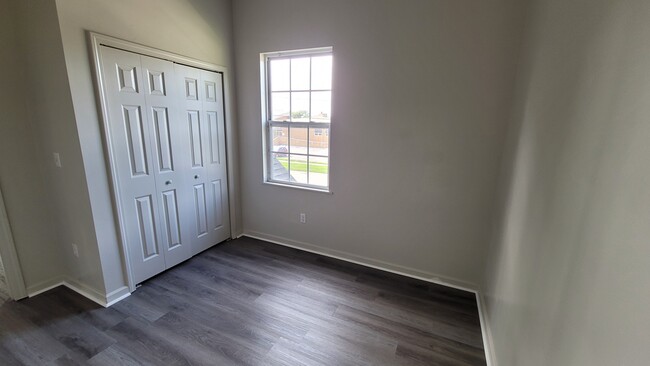 Building Photo - 112 N Hazelton St