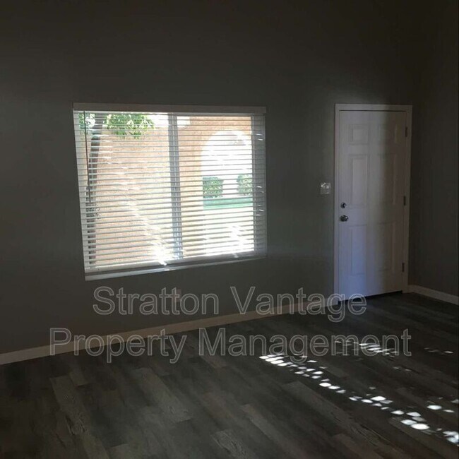 Foto del edificio - 860 N Stapley Dr