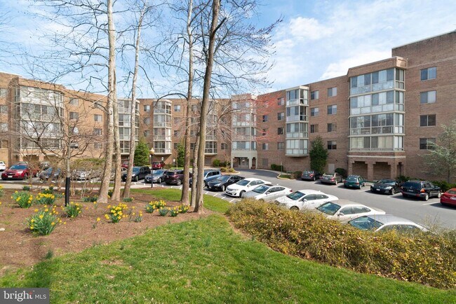 Building Photo - 2900 N Leisure World Blvd