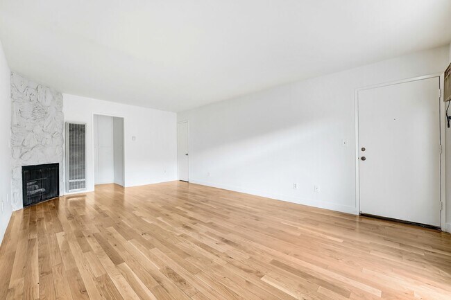 Foto del edificio - 3415 McLaughlin Ave