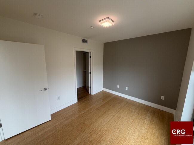 Foto del edificio - 40-43 Malvern St. Unit 604U