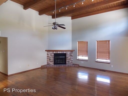 Building Photo - 2802 Tramway Cir NE
