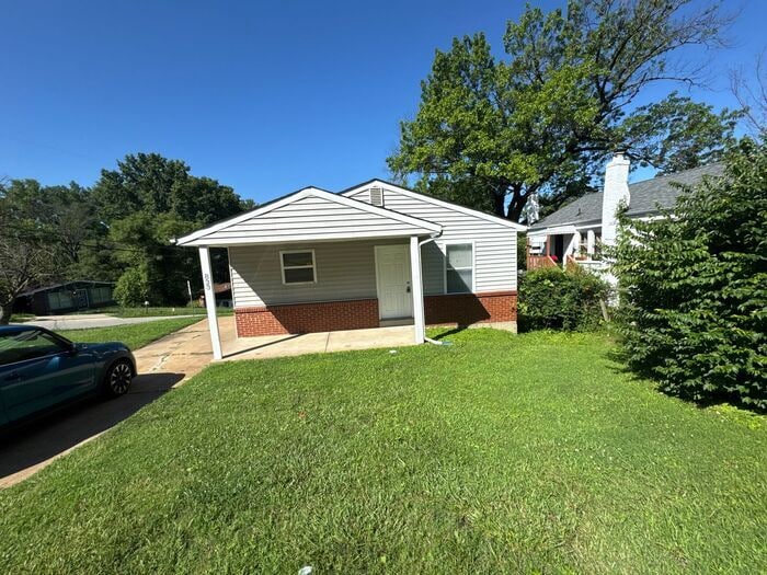 Primary Photo - Beautifully updated corner home!