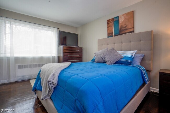 Foto del edificio - 454 Boyden Ave
