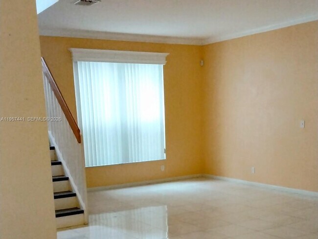 Foto del edificio - 16315 SW 26th St