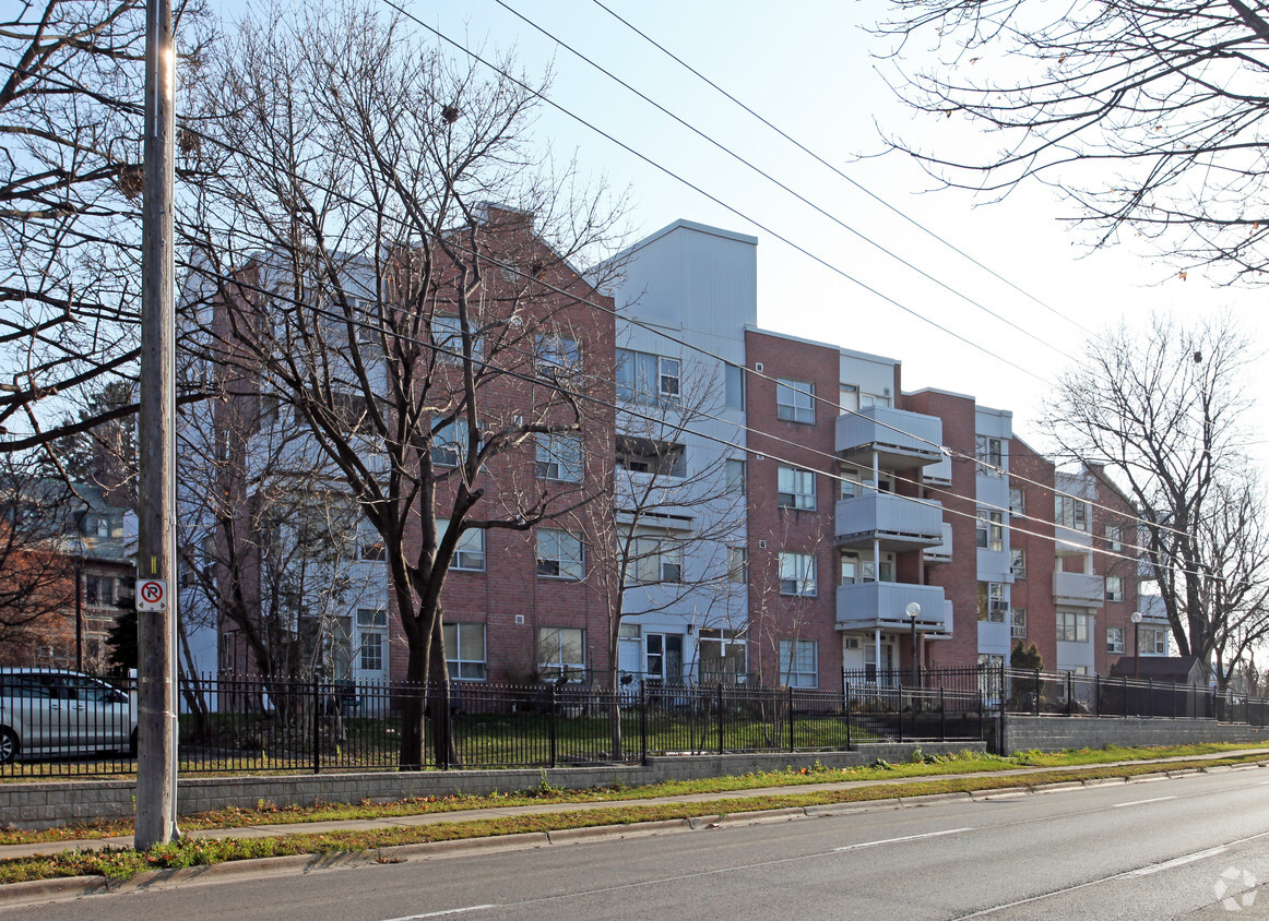 Building Photo - 55 Mcgrigor St