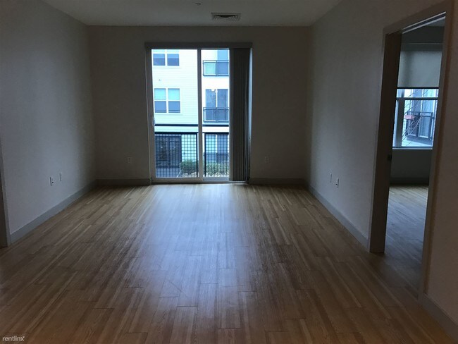 Foto del edificio - 1 br, 1 bath Apartment - 202 W 1st St