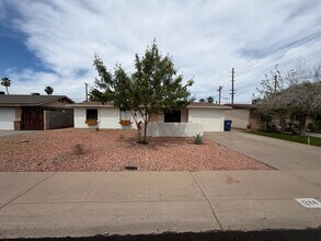 Building Photo - 1244 E Susan Ln