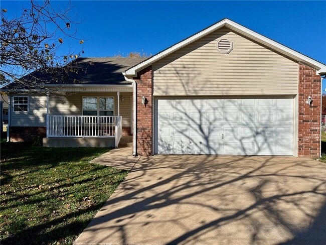 Building Photo - 502 Akron St NE