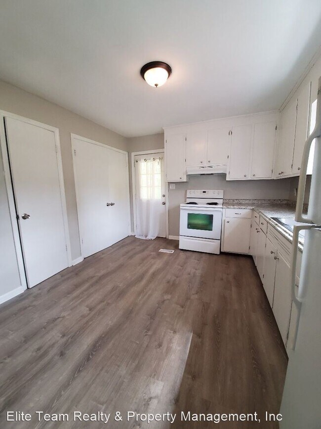 Building Photo - 2 br, 1 bath House - Albermarle Rd 7805