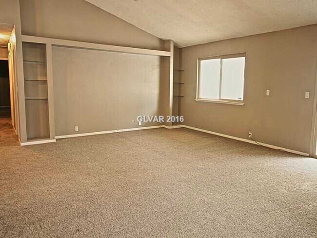 Foto del edificio - 833 Spyglass Ln