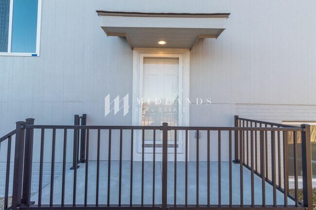 Foto del edificio - New Construction Duplex in Elkhorn!