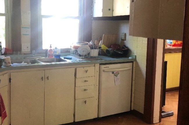 Foto del edificio - 330 E Franklin St