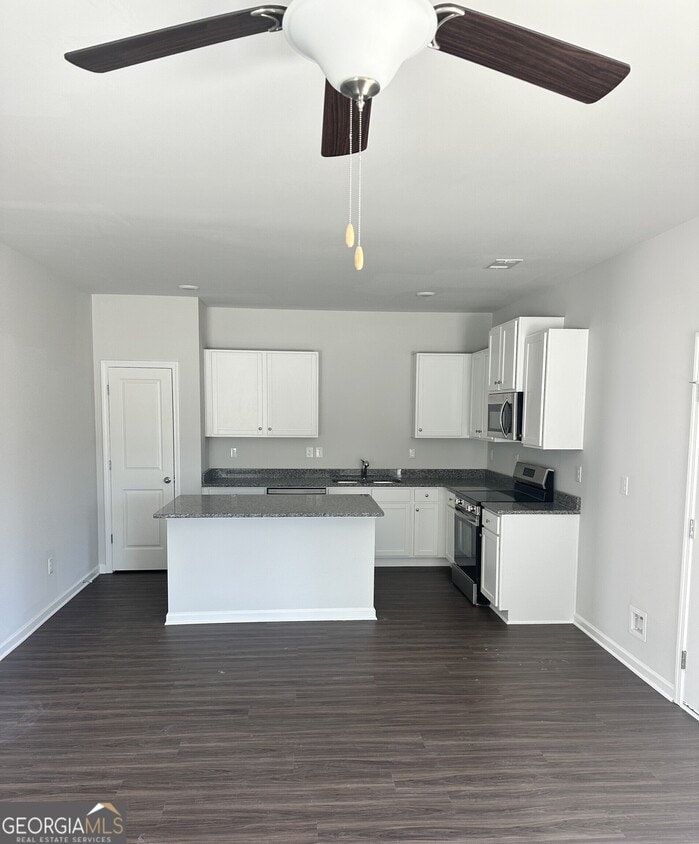 Building Photo - 160 Heard Ln