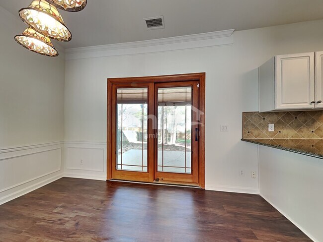 Foto del edificio - 6325 Elderslie Dr