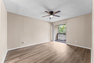 Building Photo - 9327 Pagewood Ln
