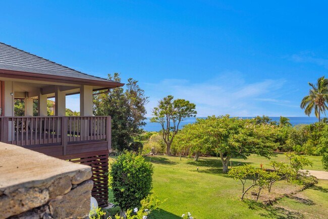 Foto del edificio - Launiupoko Long-Term Rental – Panoramic Views & Central A/C