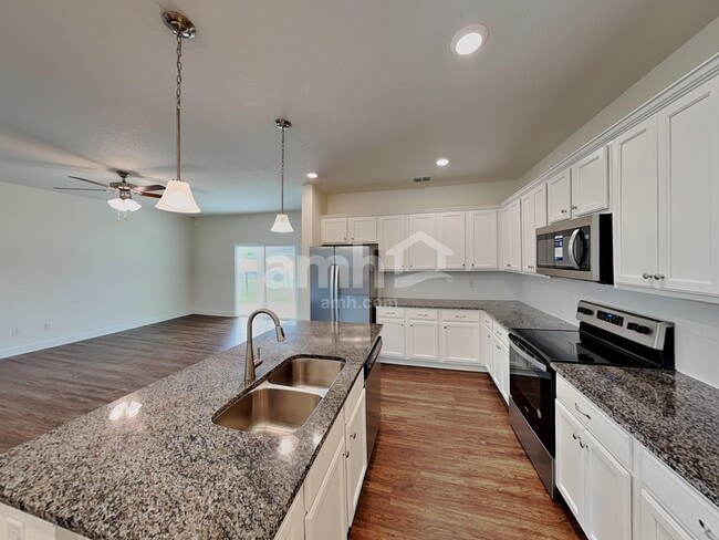 Building Photo - 378 Sandstone Dr