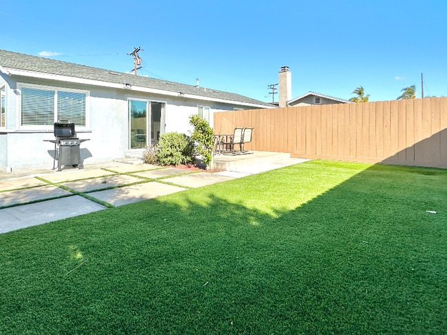 Building Photo - 4861 Mt Gaywas Dr