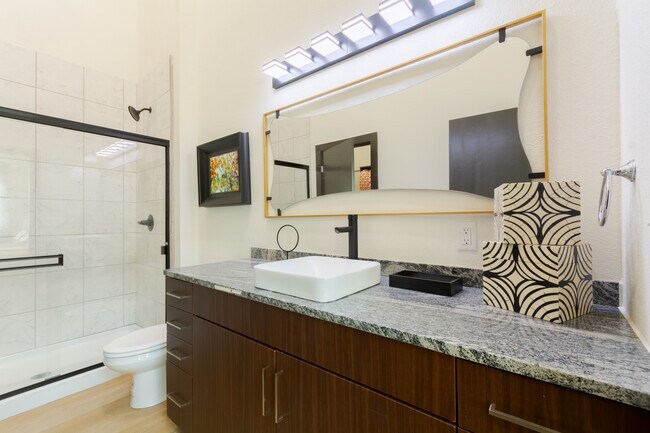 3 habitaciones, 2 baños - 119 m² - Baño principal - Whisper Valley at Quartier