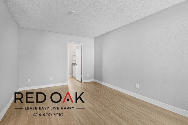 Foto del edificio - 13325 Heacock St